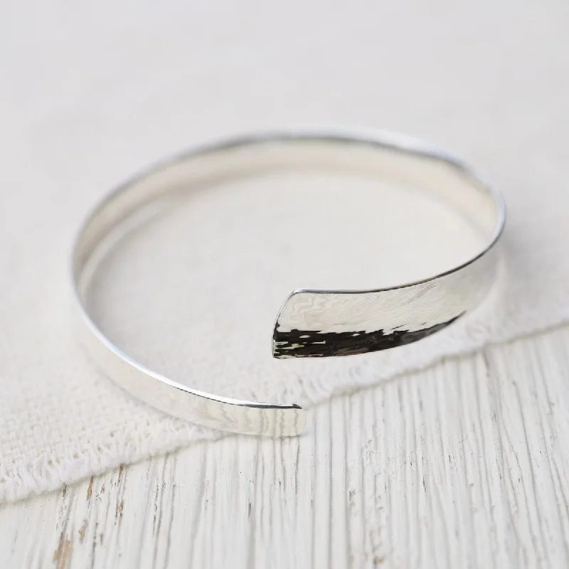 Hammered Bangle with Overlap