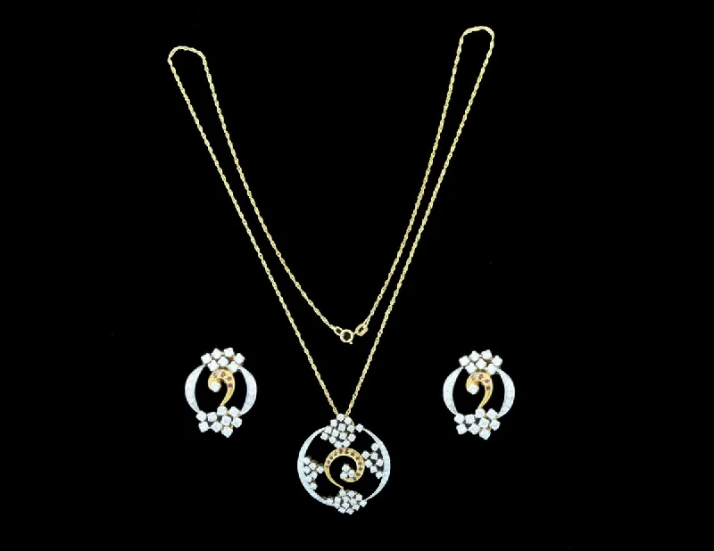 Diamond Pendant Set With Earring 18 Karat