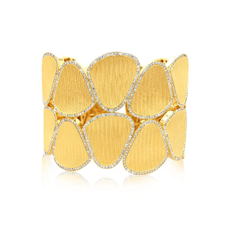 Textured Finish Triangle Patterned Cuff Bangle