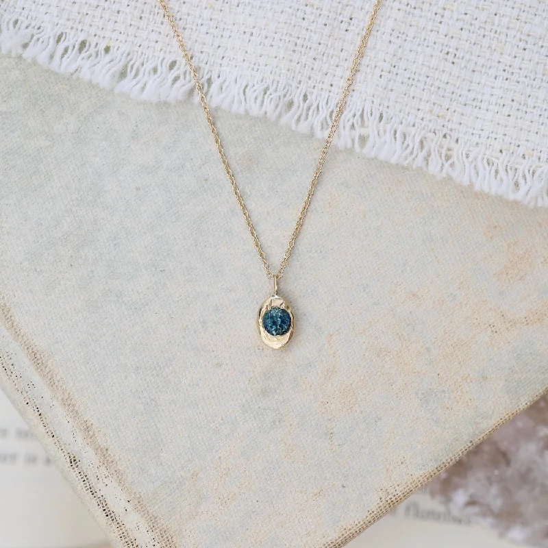 14k Yellow Gold Montana Sapphire Oval Necklace